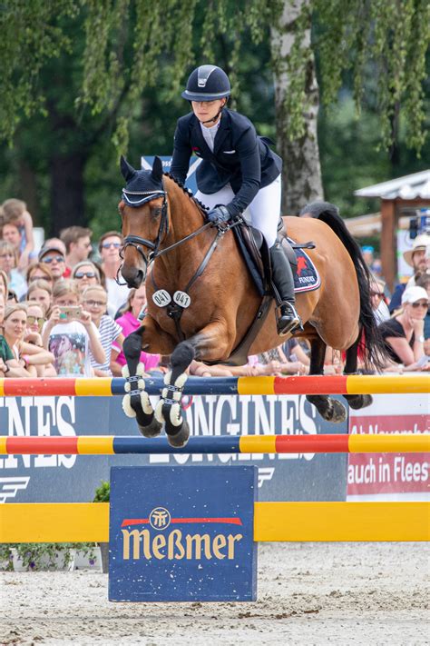 Julia krajewski legte mit chipmunk eine grandiose runde auf dem dressurviereck in tryon hin. Luhmühlen: Julia Krajewski deutsche Meisterin vor Ingrid ...