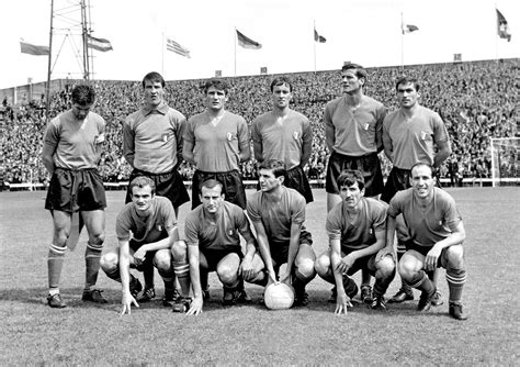 Il campione dell'ultimo scudetto del 1964 del bologna ha fatto in tempo a vedere il 2017 che lo avrebbe condotto agli ottanta… EQUIPOS DE FÚTBOL: SELECCIÓN DE ITALIA en la temporada 1965-66