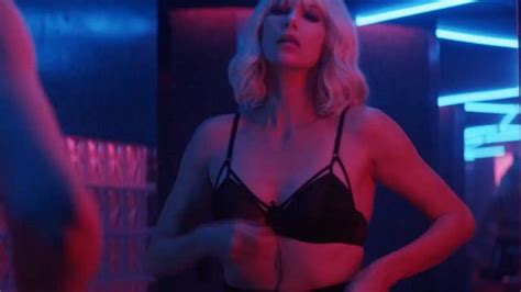 Atomic blonde's plot has multiple timelines, double crossing, and general twists and turns left some audiences confused. Atomic Blonde - REVIEW - Any Good Films