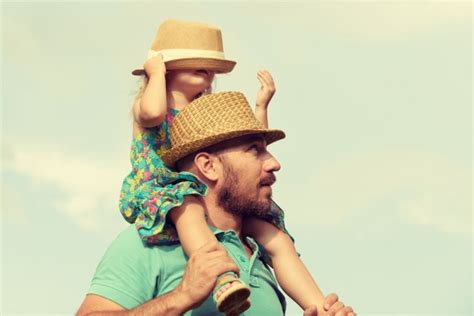 Sebelum membeli hadiah untuk anak perempuan, perhatikan dulu mengenai kebutuhan dan kesenangannya. Hadiah Ulang Tahun Untuk Anak Perempuan di 2017 / 8 Contoh ...
