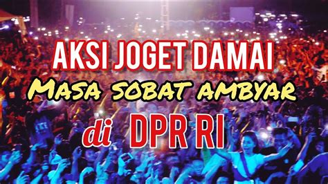 Diproduseri dan dibintangi oleh didi kempot, film ini mengisahkan seorang anak mudah yang baik hati bernama jatmiko yang diperankan oleh bhisma mulia. AKSI JOGET DAMAI MASA SOBAT AMBYAR DI DPR RI - YouTube