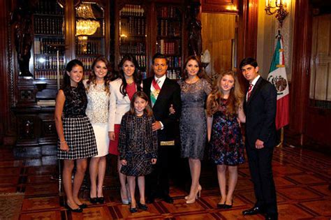 Born 20 july 1966), commonly referred to by his initials epn, is a mexican politician. Su familia, el mejor apoyo de Enrique Peña Nieto en el día ...