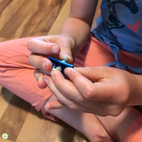 Diy fidget spinner caps (jan 19,2017). How to make a DIY Fidget Spinner - Green Kid Crafts