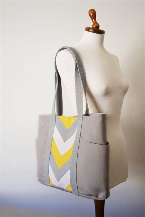 See more ideas about chevron rugs, rugs, chevron design. Tote With Chevron Design in Yellow and Gray (With images ...