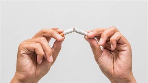 Jika kamu seorang perokok, cara pertama yang bisa kamu lakukan untuk mencegah penyakit jantung adalah berhenti merokok. Cara Mencegah Penyakit Jantung dan Stroke | Ciputra Hospital