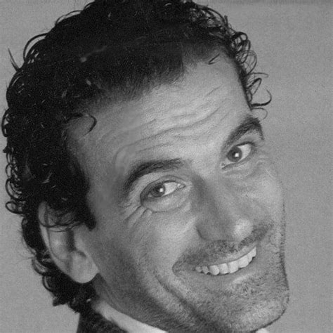 « un uomo entra in un caffè. Massimo Troisi | Disegni per poster, Ritratti maschili ...