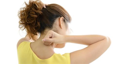 Terkadang sakit kepala bagian belakang yang disebabkan oleh tumor otak disertai dengan muntah. Kenali Penyebab Sakit Kepala Bagian Belakang | Berita ...