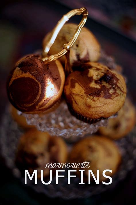 Umd gebe sie in eine. Marmorierte Muffins mit Sauerkirschen | Rezept ...