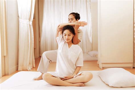 Immer wieder erlernt sie neue massage praktiken und bildet unsere masseurin was ist anders? What is Thai Massage? | San Francisco School of Massage
