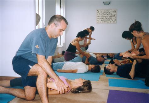 9 profesores disponibles pago seguro vía superprof sin comisión. Seminario de Iyengar Yoga con Ramón Clares - Yogasananda