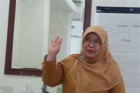 In english use since the 1950s. Tidak ada kata sepakat, RS Semen Padang stop pelayanan ...
