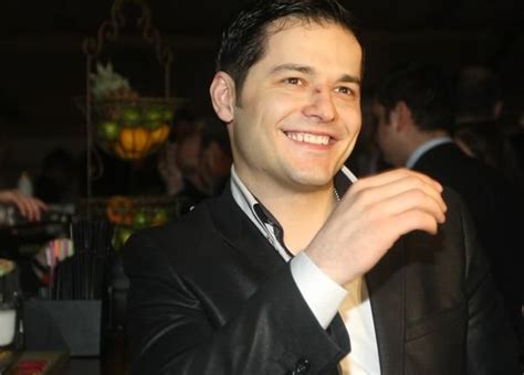 Liviu varciu is a romanian film actor,singer and tv presenter.he was born on march 17, 1981 in constanta romania.in 2005, he plays first role in the movie secretul mariei. Liviu Varciu se lanseaza in moda - Stiri din Romania ...