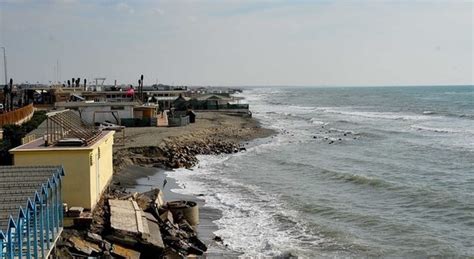 Homezone comuni e municipila raggi sulla spiaggia comunale di ostia. Ostia, sparita metà della spiaggia: l'erosione minaccia ...