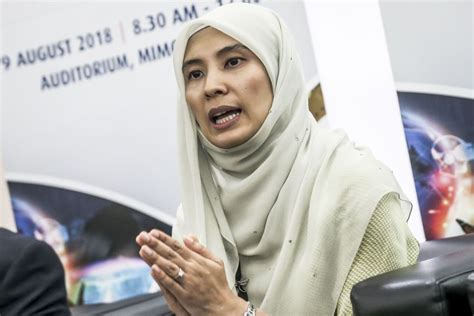 Nurul izzah berkata, keputusan itu sudah pun dimaklumkan kepada kepemimpinan tertinggi pkr dan beliau hanya mahu berkhidmat kepada rakyat sebagai ahli parlimen permatang pauh tanpa terikat dengan jawatan di dalam parti. Selepas Nurul Izzah, Hassan Karim pula tolak jawatan ...