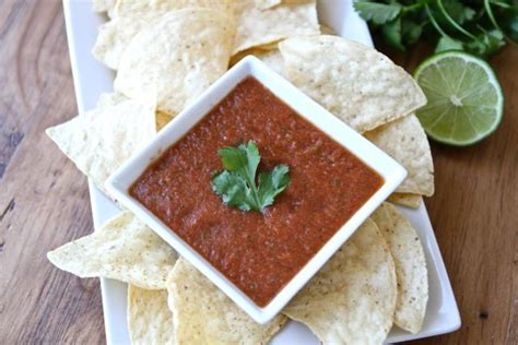 Today we're making a copycat of chili's salsa. Hacienda Salsa Copycat - Restaurant Style Salsa Recipe Easy - Para preparar esta salsa ...