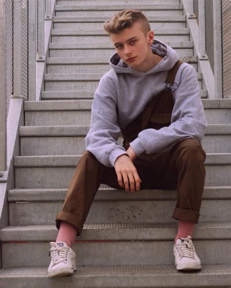 Wikipedia is a free online encyclopedia, created and edited by volunteers around the world and hosted by the wikimedia foundation. Studs in Sneakers #5