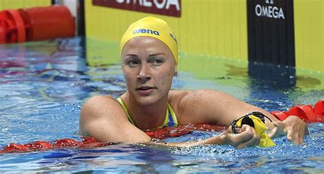 Sarah sjostrom beats 100m butterfly record in kazan. 8 Sidor - Världsrekord av Sarah Sjöström