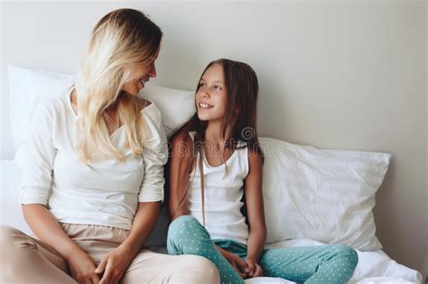 Chat with xhamsterlive girls now! Mom with tween daughter stock image. Image of family ...