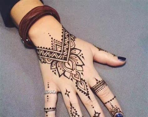 4.16 gambar henna tangan pengantin. Gambar Henna India Terbaru- 30 Gambar Motif Henna Tangan ...