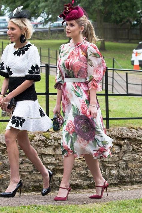 She is the eldest child of charles spencer, 9th earl spencer, and a niece of diana, princess of wales. Der Style der Windsor-Ladys | Royal fashion, Kitty spencer ...