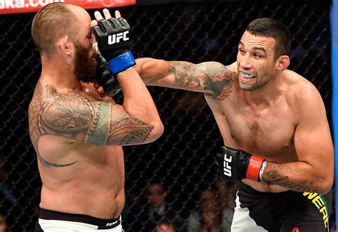 Porto alegre, brazil fights out of: Imagem flagra rival acertando dedada em olho de Werdum; veja