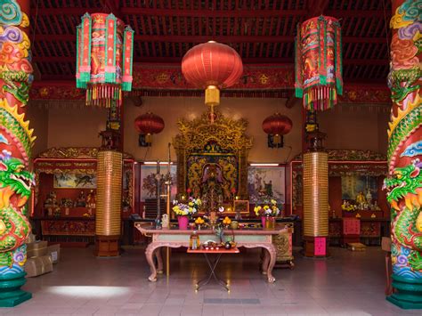 Tidak pernah terlambat untuk menempah perjalanan. Hello Talalay: Guan Di Temple In Kuala Lumpur