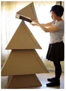 Christmas tree menjadi salah satu ikon yang harus ada ketika merayakan natal. Ide Kreatif Pohon Natal Dari Bahan Bekas - Ide Kreatif
