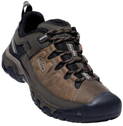 Day hikes shoe weight (pair): Best Lightweight Hiking Shoes of 2019 | Switchback Travel ...