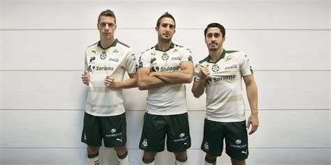 Alles over de club santos laguna (liga mx apertura) actuele selectie met marktwaarden transfers geruchten speler statistieken programma nieuws. Extraordinary Santos Laguna 2017 Third Kit Released ...