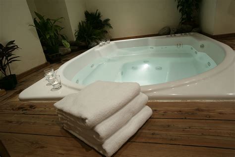 Cleaning+Jacuzzi+Tub+Jets | Jacuzzi tub, Bathtub, Jacuzzi