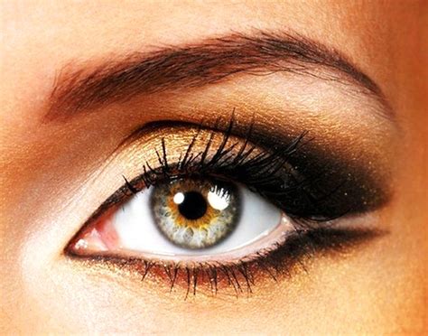 Gray eyes look great with black clothing. 7 Makeup Colors for Hazel Eyes ... Makeup