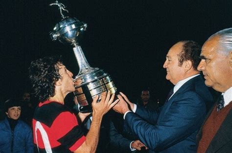 Linda taça libertadores da america tamanho original futebol. Evolução do troféu da Libertadores - Futebol - UOL Esporte