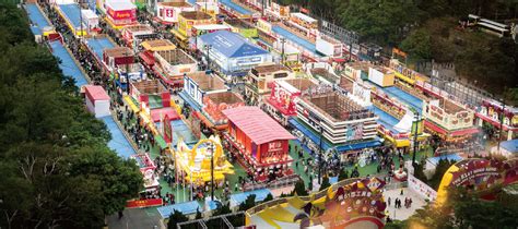 Hong kong brands and products expo is a large expo of local products held annually in hong kong, at victoria park. 工展會