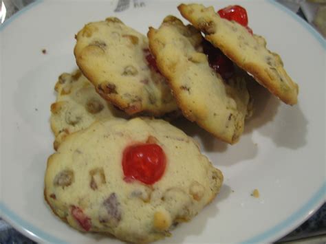 From sugar cookies to gingerbread and peppermint, there's something for everyone! Ireland Christmas Cookie / GIANT Single-Serving Christmas ...