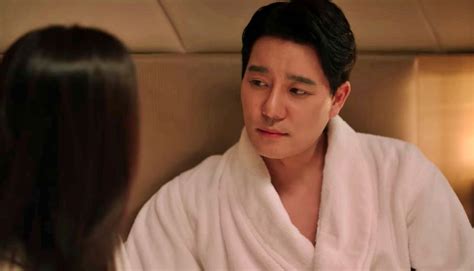 Jun 14, 2021 · 《婚詞離曲》第二季第3集預告出來了！第二季於6月12日netflix播出第1集後，因3位渣男決擇正宮與小三之間劇情太過真實，而掀起熱烈討論，劇情我們可以看到南佳斌將上李施恩負責的電台節目、判謝賢帶著宋援見父母、金冬美說看見申祺琳靈魂。 婚詞離曲二第9集 彙整 - 多多看電影-最新、最豐富的影視評論和 ...
