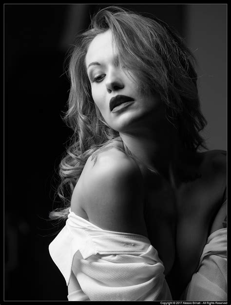 Перевод слова sensuality, американское и британское произношение, транскрипция, словосочетания, примеры использования. Sensuality | JuzaPhoto