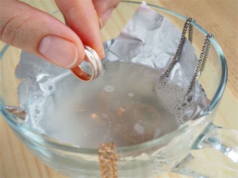 Cómo limpiar las joyas de plata. Prueba estos remedios caseros para limpiar plata y dejarla ...