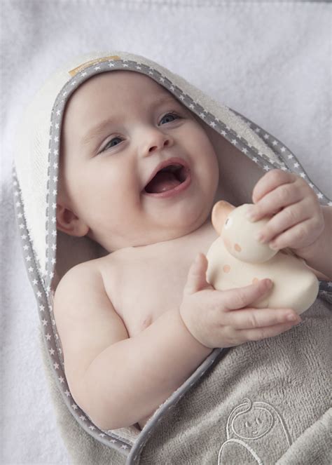 An absolute must have for life with a baby. The Original Cuddledry Handsfree Baby Bath Towel ...