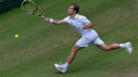 Held since 1993, the event is played on four outdoor grass courts and is a part of the atp tour 500 series on the atp tour schedule. ATP Halle : Richard Gasquet rate Roger Federer - Eurosport