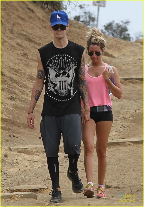 No se olviden de comentar, depaso pasen por mis otros post en especial el de shawna lenee en 720p(o sea hd, alta definicion) no pesa mucho y. Ashley Tisdale & Christopher French: Runyon Canyon Couple ...