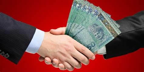 The authors estimate the effect of bribe requests from business about 40% of the firms considered corruption an obstacle to their business operations to the degree of moderate, major and even severe. Negara-negara yang Menghukum Tegas Para Koruptor - Blog Unik