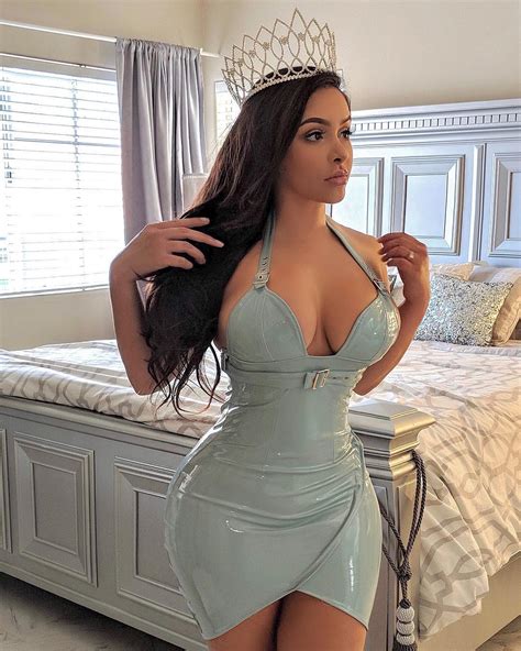 Fiorella zelaya (latina w/ an hourglass shape). Fiorella Zelaya : whoredrobe