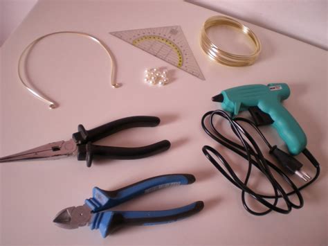 We are thrilled to announce… we have moved! WILDFOXLUSH: DIY HALLOWEEN | Cat Ears Headband