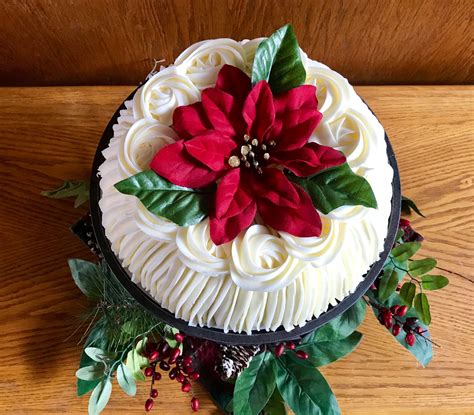 This christmas bundt cake will bring a smile to children's faces! Christmas Bundt Cake | Christmas bundt cake, Yummy cakes, Cake