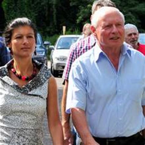 Sahra wagenknecht was born on july 16, 1969 in jena, german democratic republic. Sahra Wagenknecht + Oskar Lafontaine: Heimliche Hochzeit ...