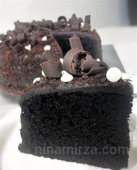 Biasanya kalau kek coklat moist, ianya dikukus sahaja. resepi-kek-coklat-bakar-moist-sedap-mudah - Nina Mirza