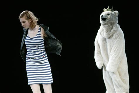 Darin verkörpert sie margot sauerbruch. Schaubühne - Ensemble - Schauspiel - Gäste - Luise Wolfram