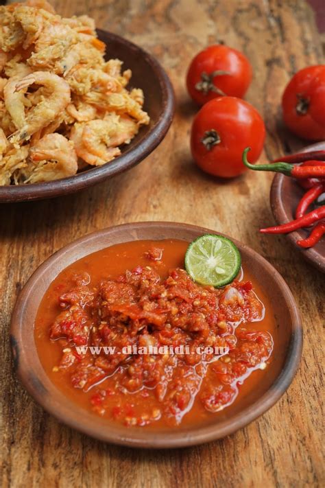 Sambal matah khas bali ini adalah jenis sambel mentah dadakan yang enak terbuat dari bahan dan bumbu bali rasanya pedas namanya juga sambal dari bahan cabai rawit merah boleh campur cabai hijau/ijo. Resep Sambal Dadakan Enak - Resep Sambal Terasi Just Try ...