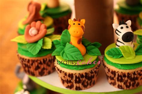 3228 x 1889 file type : Jungle/Sports Cupcakes | Made for a baby shower. Mom kept ...