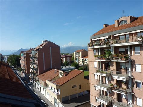 In affitto torino italia appartamento, scoprire 'appartamento' case vacanze da 1 a 6 persona n°20481 iha : Appartamento mansardato in affitto a Torino Zona Parella ...